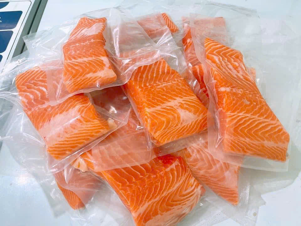 Cá Hồi Tươi Nauy Fillet thái cắt khay
